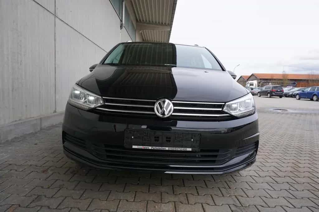Volkswagen Touran 1.5TSI DSG Navi AHK ACC Kamera 1.Hd* 10/2021-photo-4