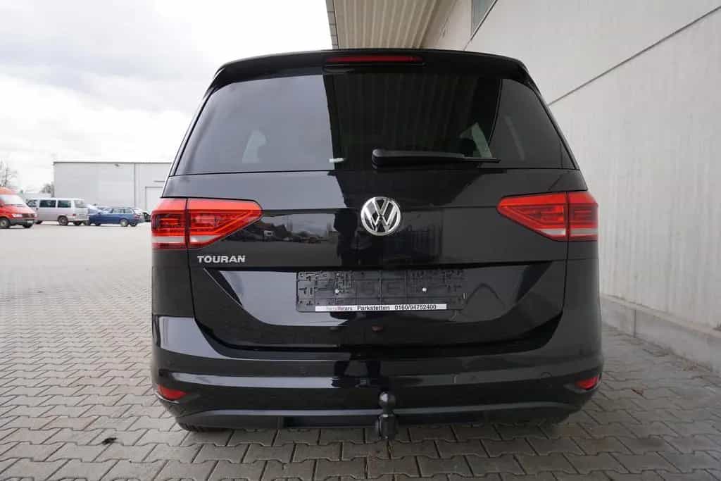 Volkswagen Touran 1.5TSI DSG Navi AHK ACC Kamera 1.Hd* 10/2021-photo-6