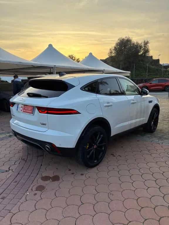Jaguar E-Pace 2.0D 150 CV AWD aut. R-Dynamic HSE 08/2018-photo-2