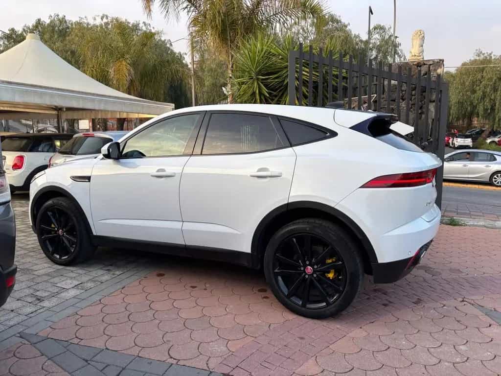 Jaguar E-Pace 2.0D 150 CV AWD aut. R-Dynamic HSE 08/2018-photo-3