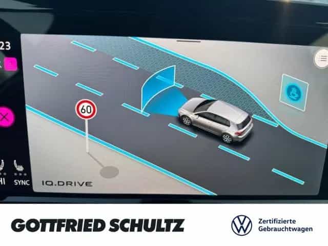 Volkswagen Golf VIII LIFE TSI NAVI SITZHEIZUNG EINPARKHILFE 02/2023-photo-16
