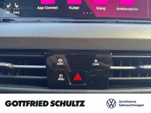 Volkswagen Golf VIII LIFE TSI NAVI SITZHEIZUNG EINPARKHILFE 02/2023-photo-20