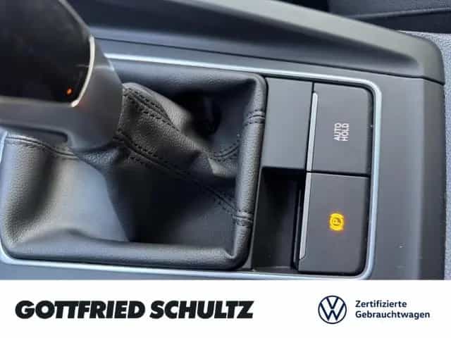 Volkswagen Golf VIII LIFE TSI NAVI SITZHEIZUNG EINPARKHILFE 02/2023-photo-23