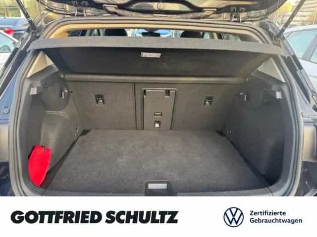 Volkswagen Golf VIII LIFE TSI NAVI SITZHEIZUNG EINPARKHILFE 02/2023-photo-8