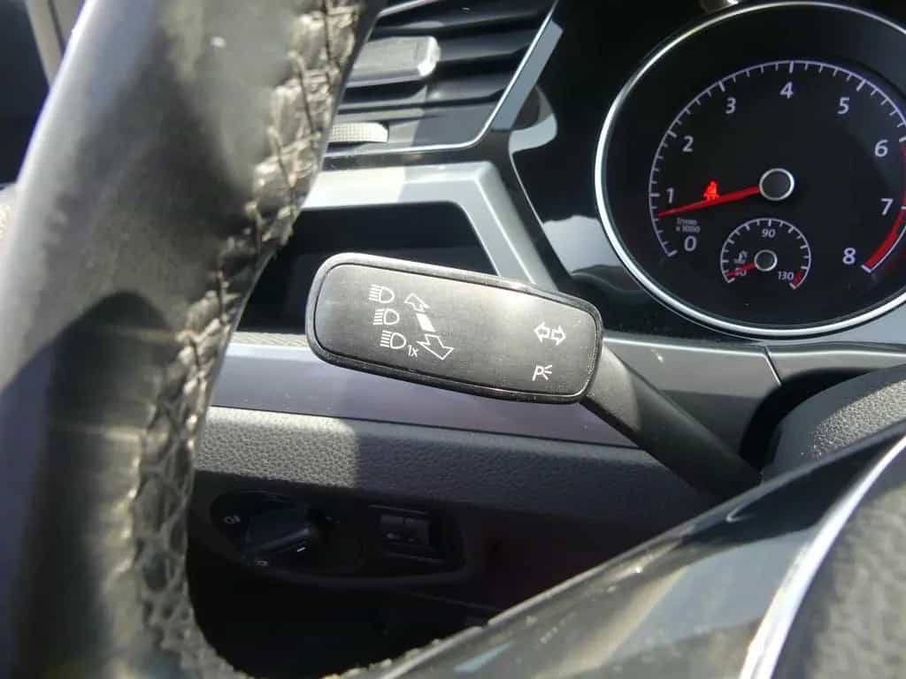 Volkswagen Touran 1.2 TSI Sitzheizung PDC 02/2016-photo-14