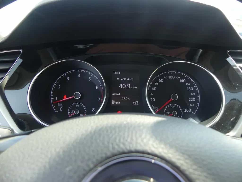 Volkswagen Touran 1.2 TSI Sitzheizung PDC 02/2016-photo-17