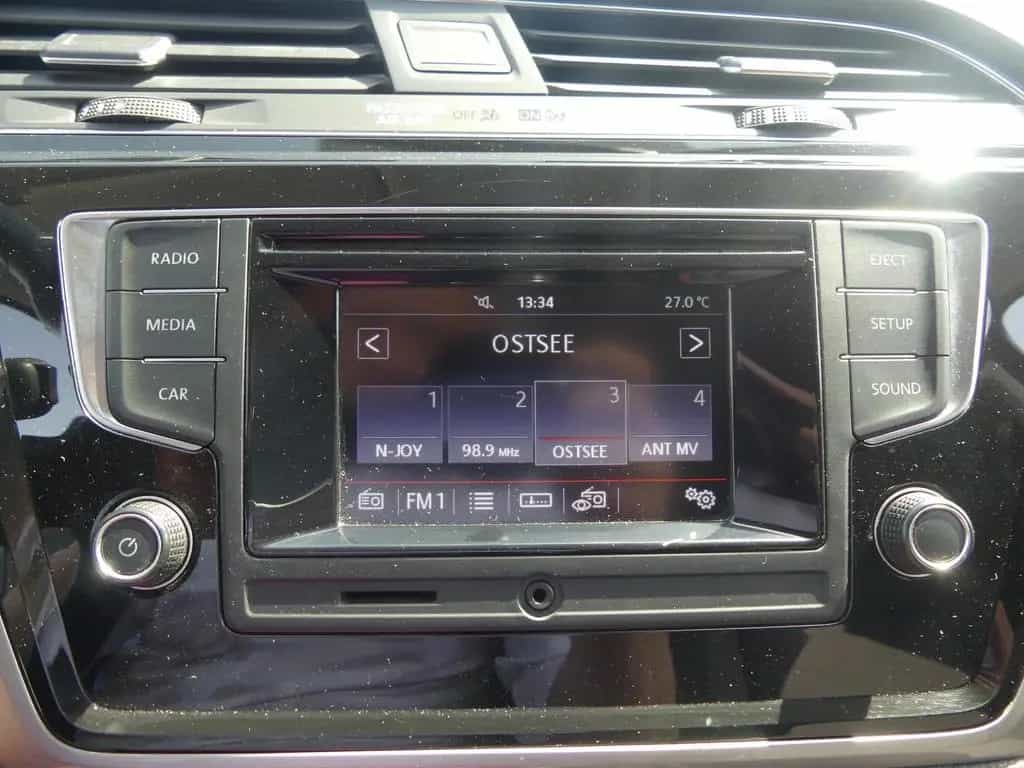 Volkswagen Touran 1.2 TSI Sitzheizung PDC 02/2016-photo-9