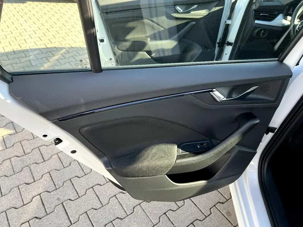 Skoda Kamiq 1.0 TSI DSG Ambition LED Navi Kamera Sitzh 03/2022-photo-11