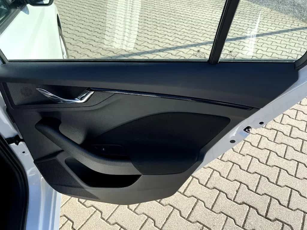 Skoda Kamiq 1.0 TSI DSG Ambition LED Navi Kamera Sitzh 03/2022-photo-14