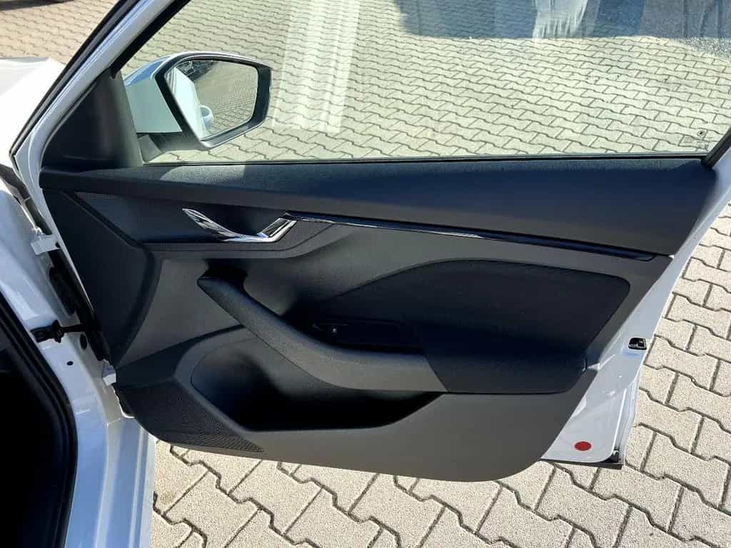 Skoda Kamiq 1.0 TSI DSG Ambition LED Navi Kamera Sitzh 03/2022-photo-20