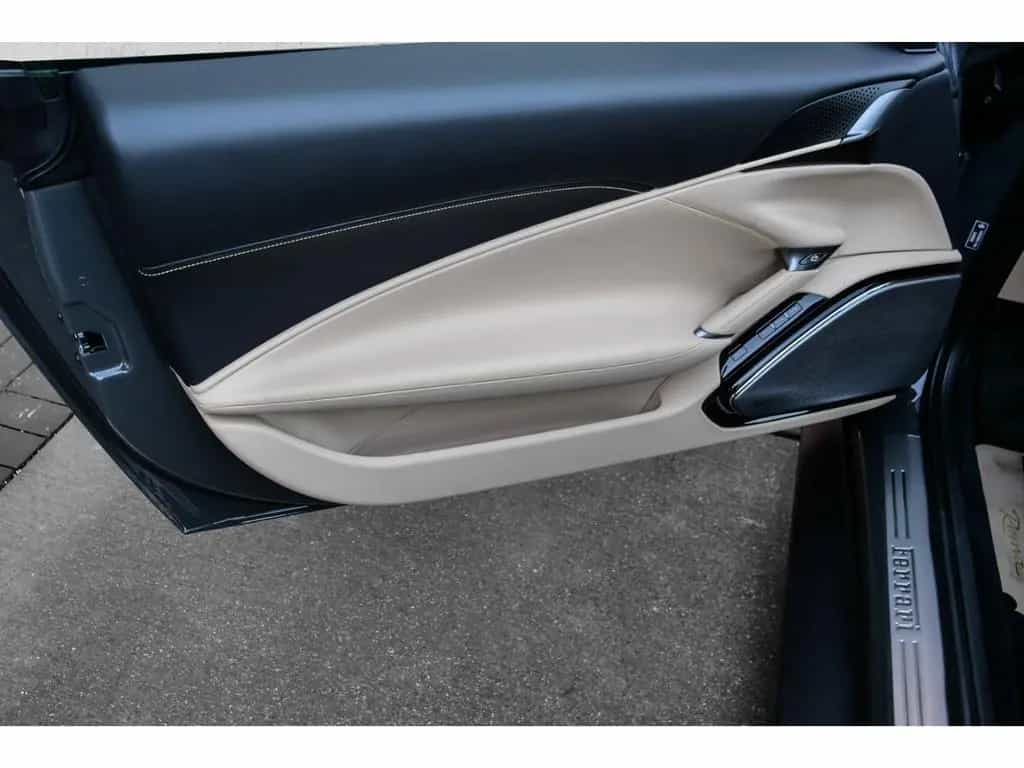 Ferrari Roma *Carbon+LED*MagneRide*Passenger-Display*PPF 07/2024-photo-25
