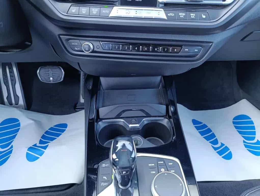 BMW M135 i xDrive Performance M Head-Up LED Navi 03/2020-photo-22