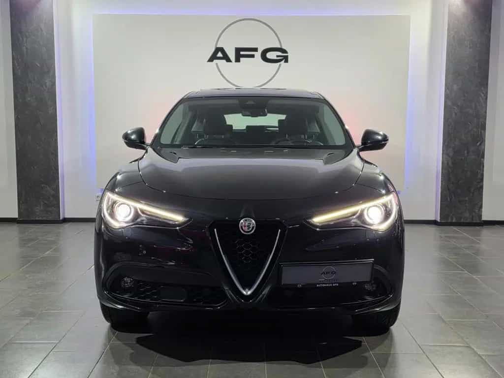 Alfa Romeo Stelvio SuperQ4*PANO/SCHIEBE*SHZ*LHZ*AHK*NAVI* 09/2017-photo-1