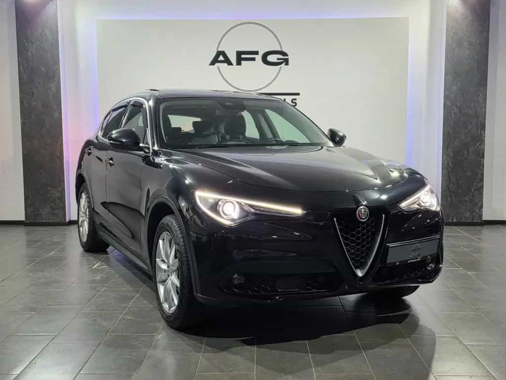 Alfa Romeo Stelvio SuperQ4*PANO/SCHIEBE*SHZ*LHZ*AHK*NAVI* 09/2017-photo-2