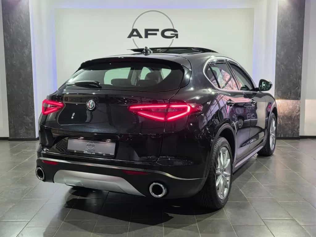 Alfa Romeo Stelvio SuperQ4*PANO/SCHIEBE*SHZ*LHZ*AHK*NAVI* 09/2017-photo-4