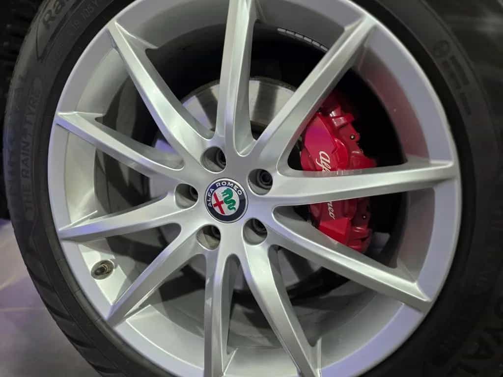 Alfa Romeo Stelvio SuperQ4*PANO/SCHIEBE*SHZ*LHZ*AHK*NAVI* 09/2017-photo-9