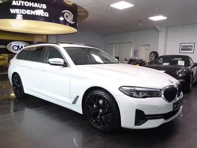 BMW 5 Series 520d LED Leder PDC Cam LiveCock.DAB SHZ 1 Hand 03/2023-photo-10