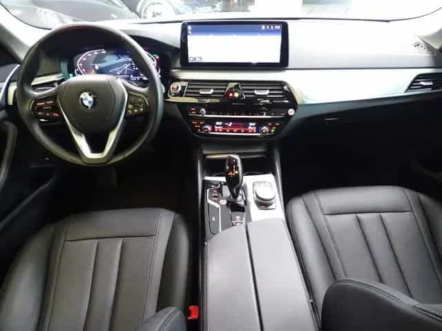 BMW 5 Series 520d LED Leder PDC Cam LiveCock.DAB SHZ 1 Hand 03/2023-photo-15