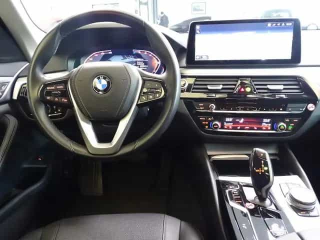 BMW 5 Series 520d LED Leder PDC Cam LiveCock.DAB SHZ 1 Hand 03/2023-photo-17