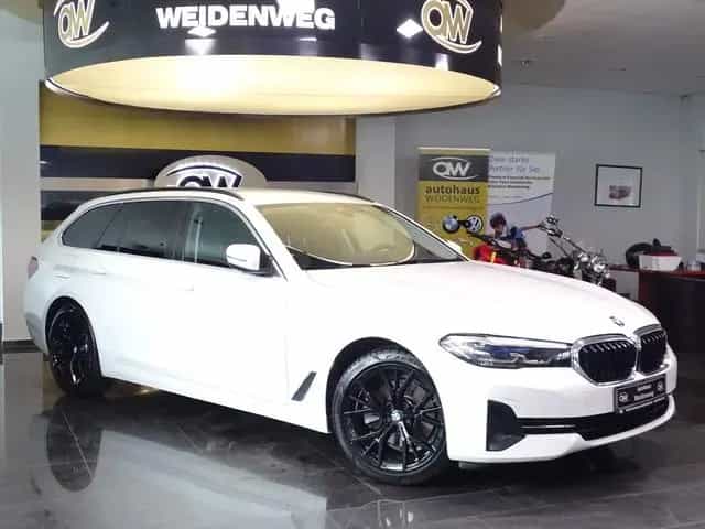 BMW 5 Series 520d LED Leder PDC Cam LiveCock.DAB SHZ 1 Hand 03/2023-photo-2