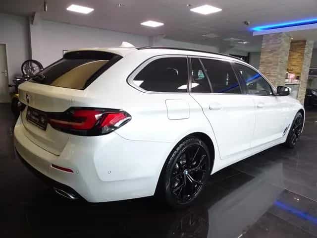 BMW 5 Series 520d LED Leder PDC Cam LiveCock.DAB SHZ 1 Hand 03/2023-photo-8