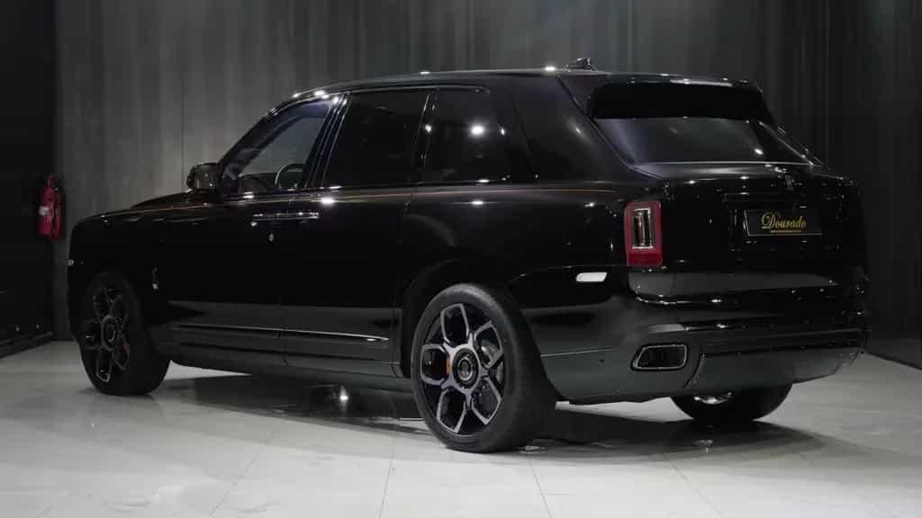 Rolls-Royce Cullinan Black Badge null-photo-4