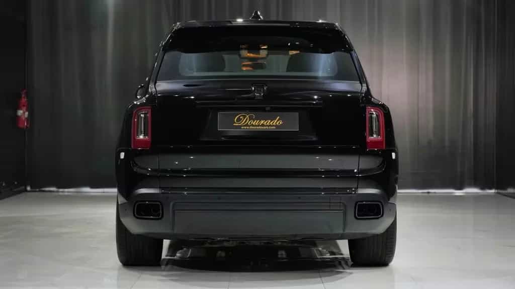 Rolls-Royce Cullinan Black Badge null-photo-5
