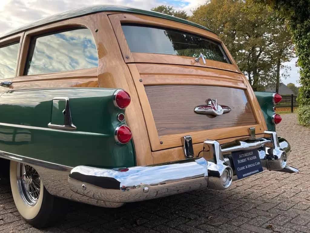Buick Roadmaster Super Wagon "Woody" 02/1953-photo-2