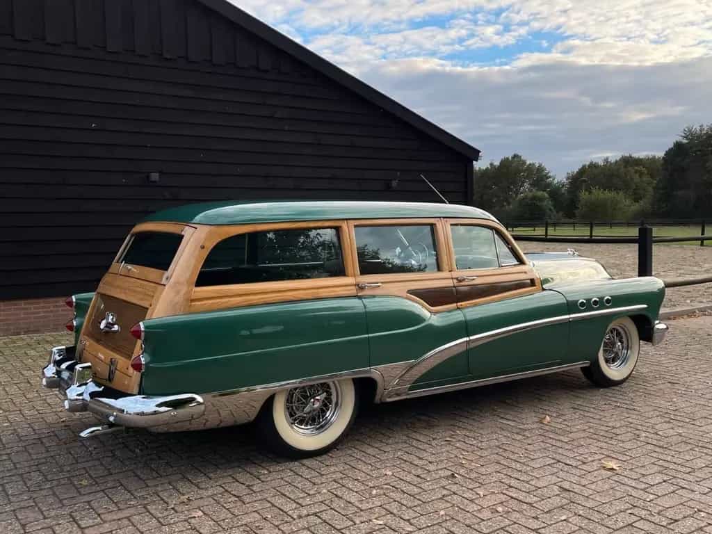 Buick Roadmaster Super Wagon "Woody" 02/1953-photo-3