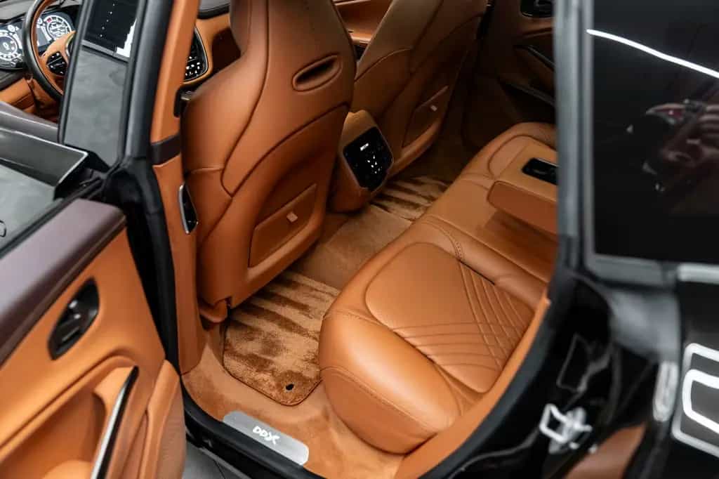 Aston Martin DBX 4.0 V8 08/2020-photo-18