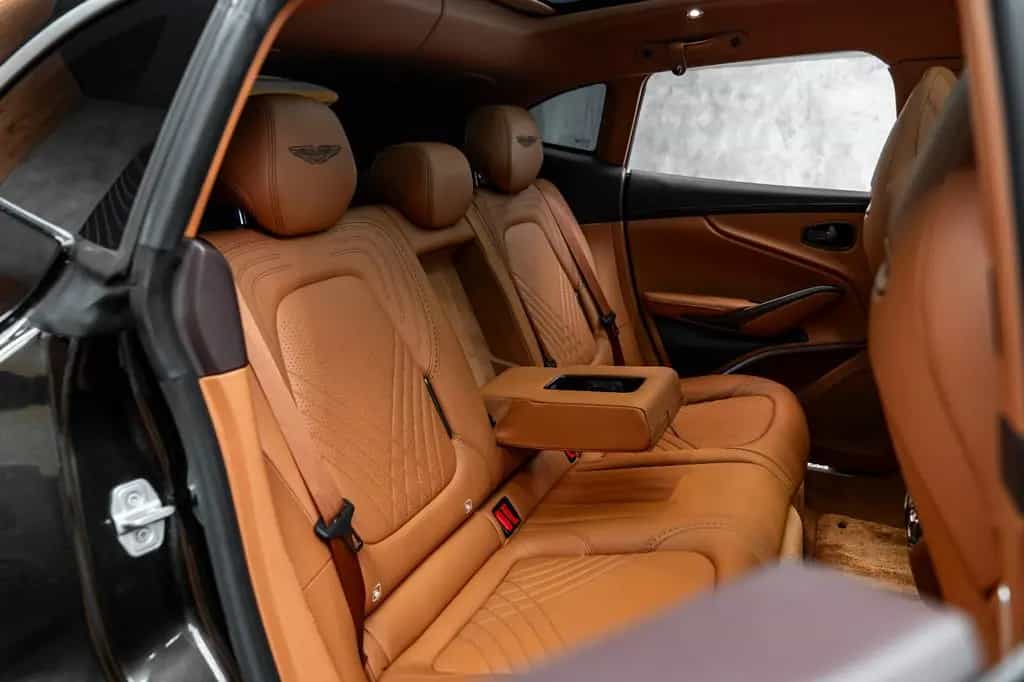 Aston Martin DBX 4.0 V8 08/2020-photo-19