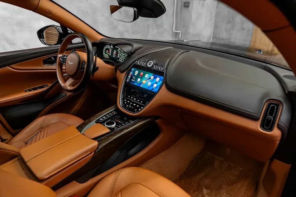 Aston Martin DBX 4.0 V8 08/2020-photo-22