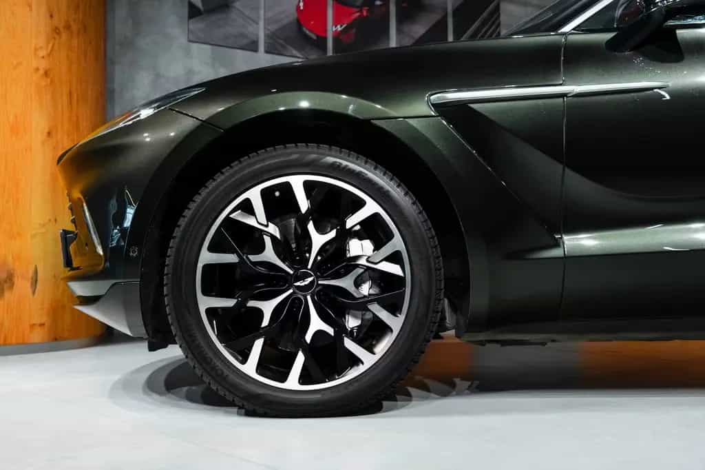 Aston Martin DBX 4.0 V8 08/2020-photo-3
