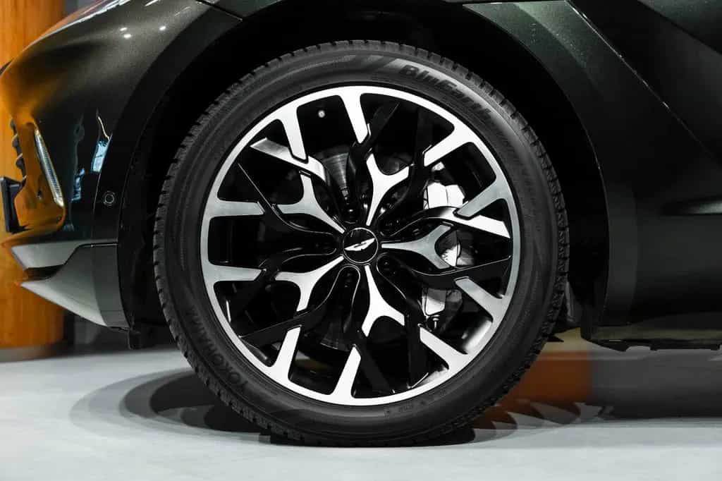 Aston Martin DBX 4.0 V8 08/2020-photo-4