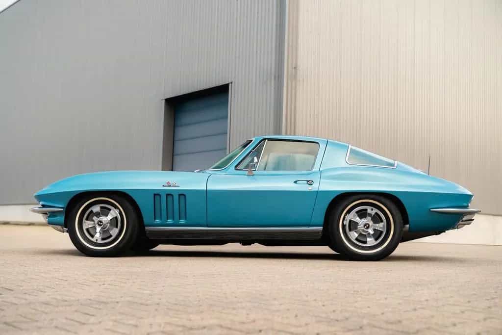 Corvette C2 Chevrolet 427 Big Block 7.0 Liter / 390 HP / 07/1966-photo-4