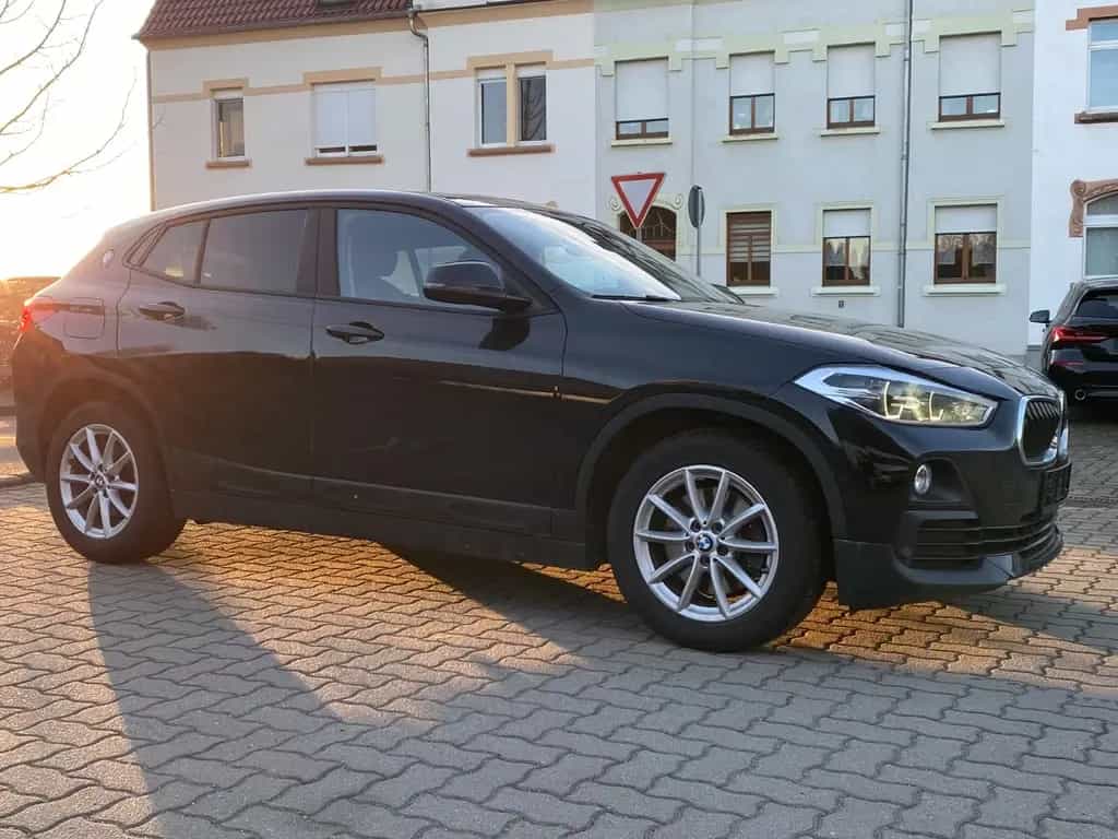 BMW X2 xDrive 25 Leder / Head-Up / Kamera / AHZV / 02/2020-photo-1