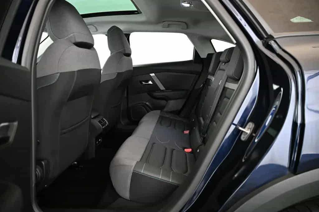 Citroën C4 1.2 PT 130 MAX LED/NAVI/SOUND-PAKET/PANO/H-UP 06/2024-photo-23