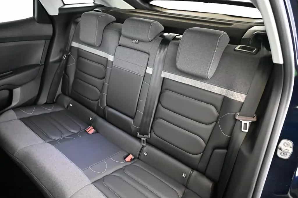 Citroën C4 1.2 PT 130 MAX LED/NAVI/SOUND-PAKET/PANO/H-UP 06/2024-photo-24