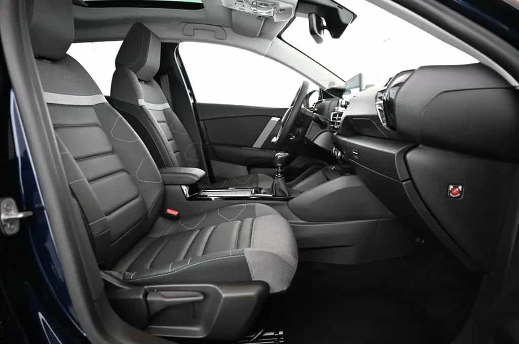 Citroën C4 1.2 PT 130 MAX LED/NAVI/SOUND-PAKET/PANO/H-UP 06/2024-photo-26