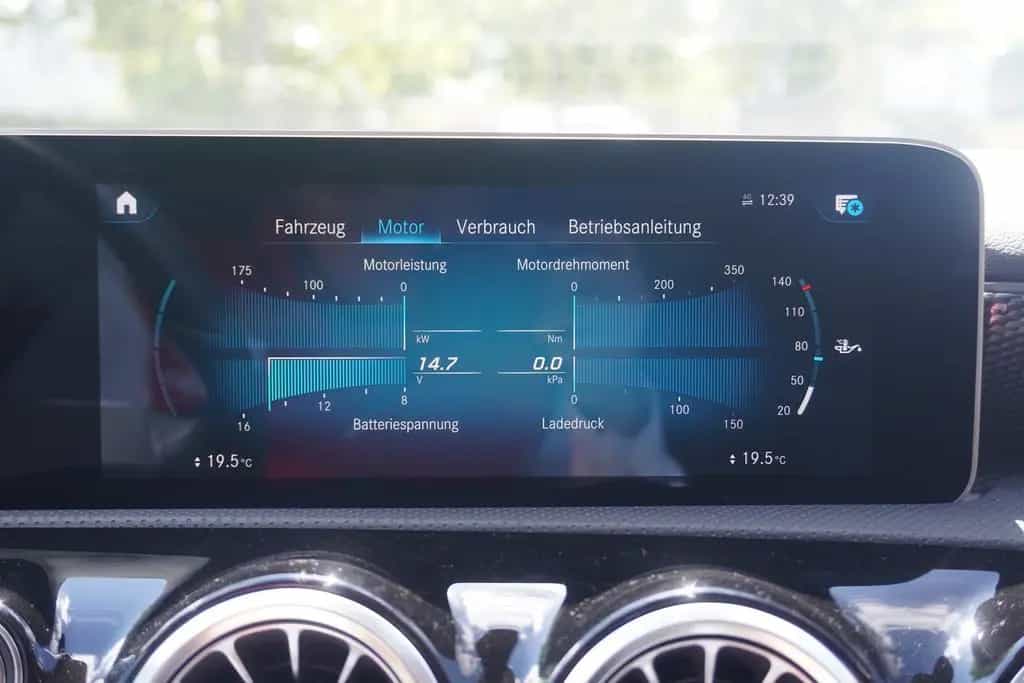 Mercedes-Benz A 180 A180 Progressive LED Navi Totwinkel Kamera Leder 07/2020-photo-17