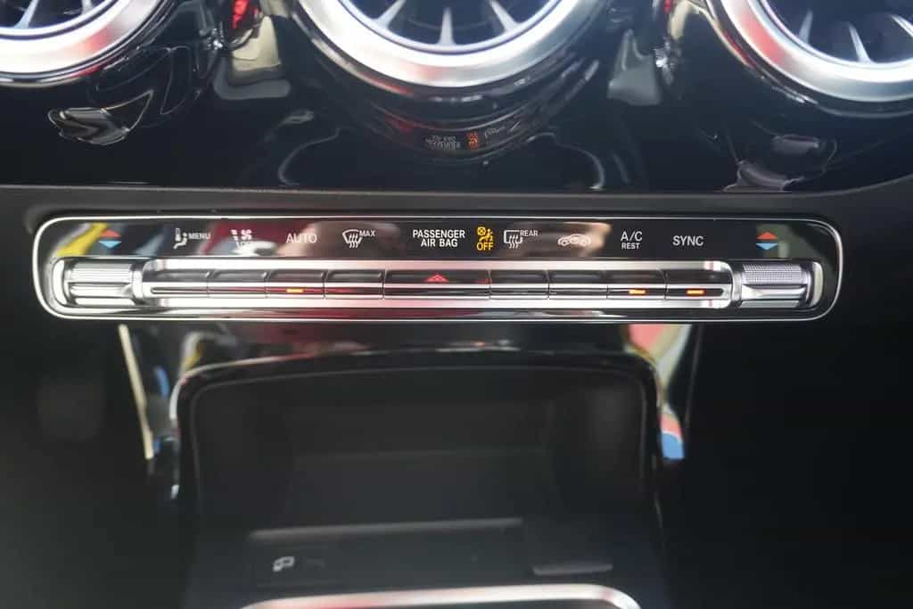 Mercedes-Benz A 180 A180 Progressive LED Navi Totwinkel Kamera Leder 07/2020-photo-23