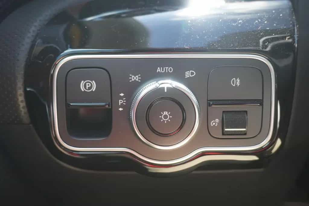 Mercedes-Benz A 180 A180 Progressive LED Navi Totwinkel Kamera Leder 07/2020-photo-28