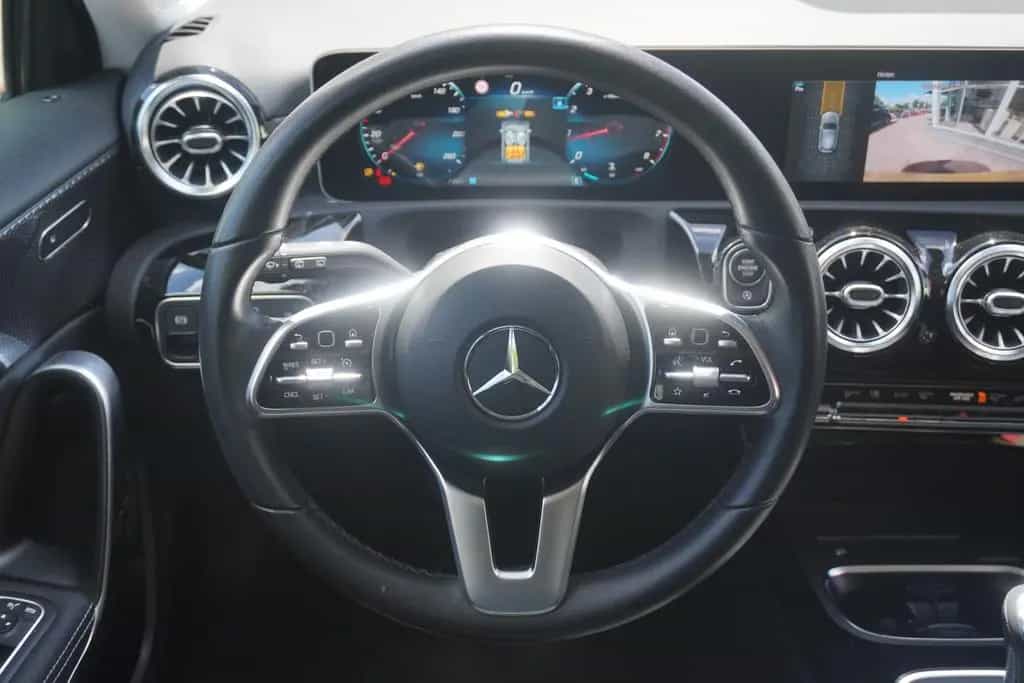 Mercedes-Benz A 180 A180 Progressive LED Navi Totwinkel Kamera Leder 07/2020-photo-29