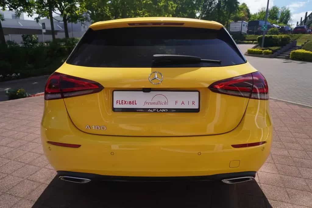 Mercedes-Benz A 180 A180 Progressive LED Navi Totwinkel Kamera Leder 07/2020-photo-3