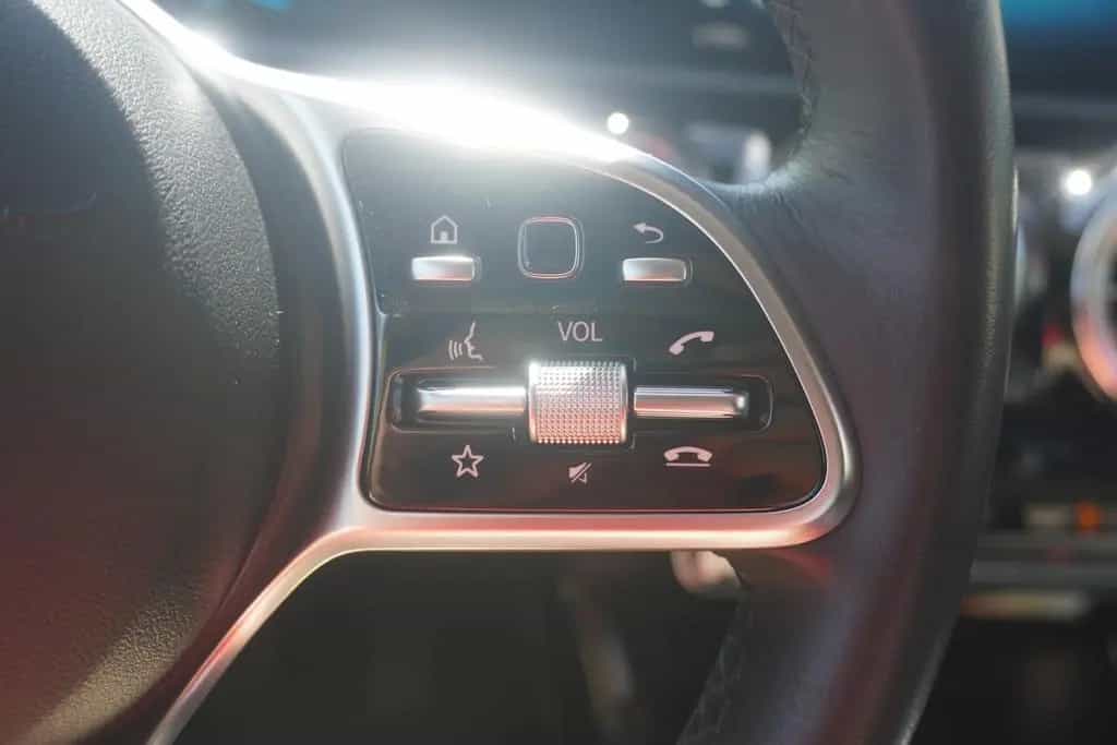 Mercedes-Benz A 180 A180 Progressive LED Navi Totwinkel Kamera Leder 07/2020-photo-32
