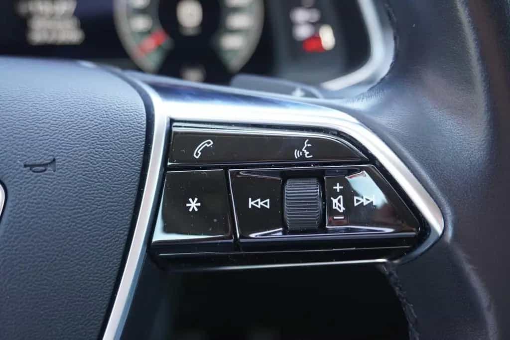 Audi A6 Avant 40 2.0 TDI design LED Navi ACC Kamera 03/2021-photo-19