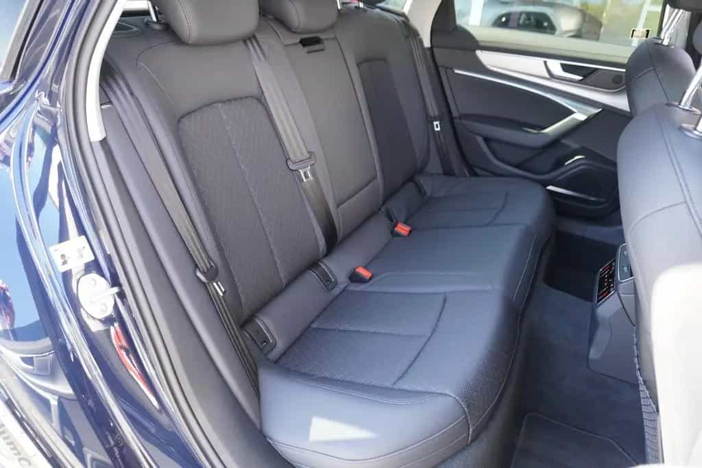 Audi A6 Avant 40 2.0 TDI design LED Navi ACC Kamera 03/2021-photo-32