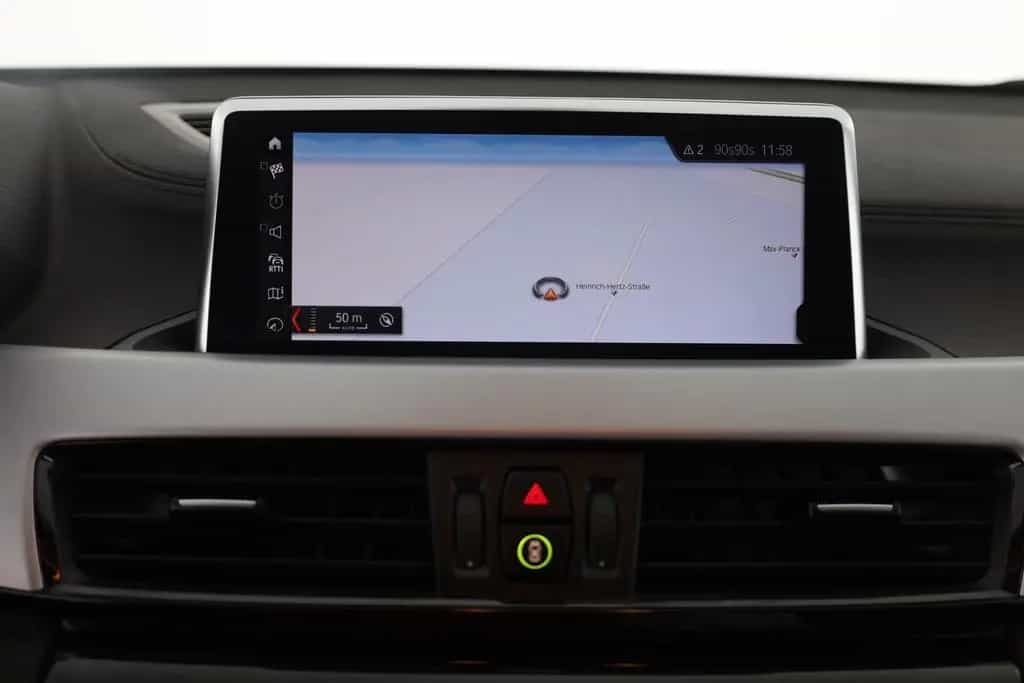 BMW X2 18iA Advantage LED Navi Sitzheizung Kamera 09/2023-photo-10