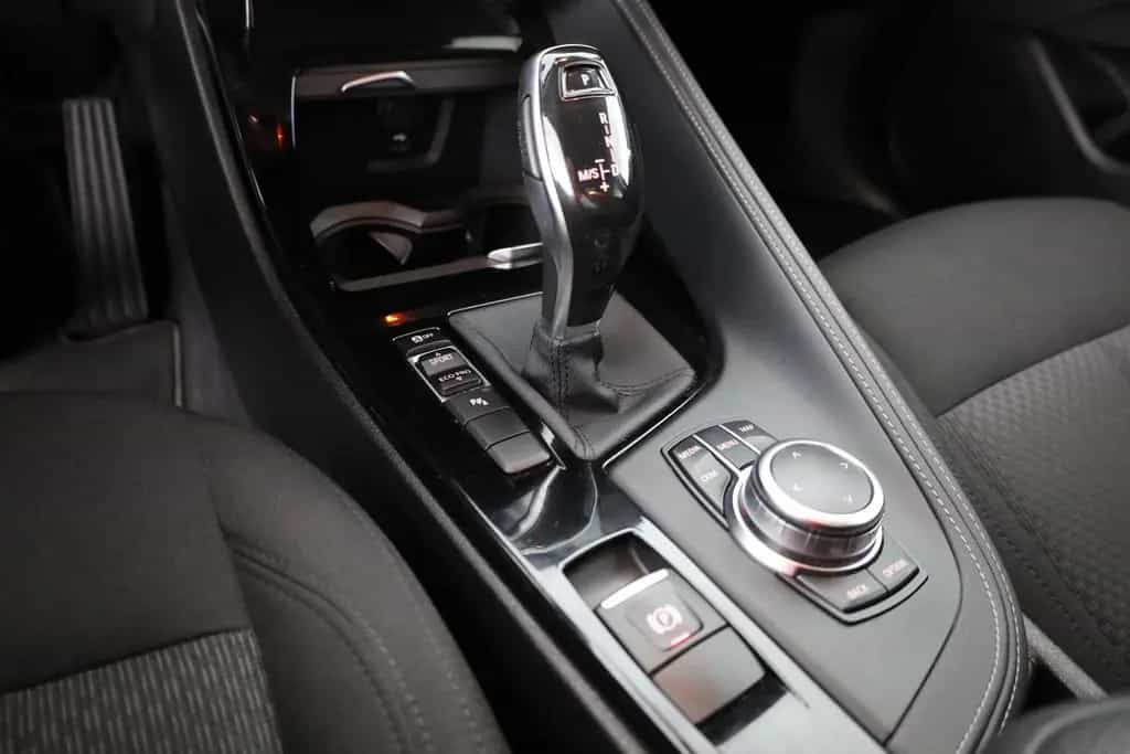 BMW X2 18iA Advantage LED Navi Sitzheizung Kamera 09/2023-photo-12