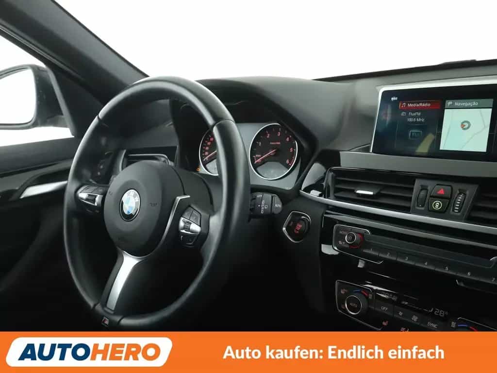 BMW X1 xDrive 20d Sport Line Aut.*NAV*LED*TEMPO*SHZ*PDC 09/2017-photo-12